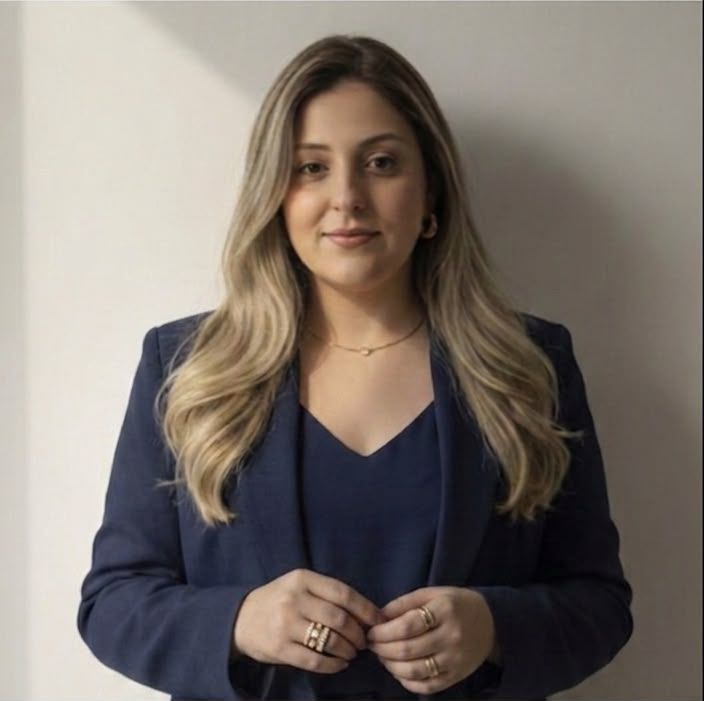 Foto da Dra. Letícia